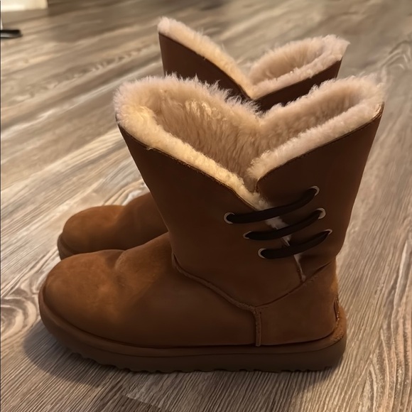 Cozy Tan Shearling-Lined UGG Boots - Picture 1 of 4